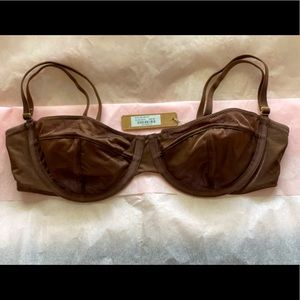 SKIMS Glissenette Straight Neck Underwire Bra in Coco. 36 B